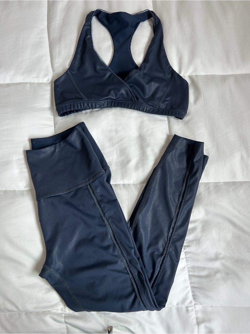 Beyond Yoga Navy metallic set in Medium